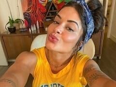 Aline Riscado morena tesuda demais garota propaganda da cerveja Itaipava se exibindo rebolando na quarentena