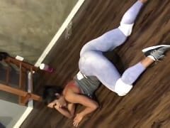 Clara Oliveira Ex-dançarina e Modelo Fitness Apareceu em Vídeo Fazendo Uma Aula Sensual com  Xota Quicando na Academia