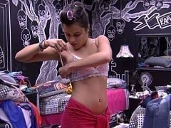 Emilly Safadinha do BBB 17 Revela os Seios Mais uma Vez e Deixa a Galera Louca