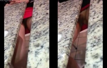 Esposa Safada Mostrando a Buceta no Shopping em Vídeo Amador