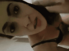 Luna Carmago Ninfetinha Safada de Cariacica Fazendo Strip e Masturbando Sua Buceta Deliciosa em Vídeo Íntimo
