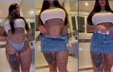 Novinha peituda toda tatuada provocando seu namorado por ligação