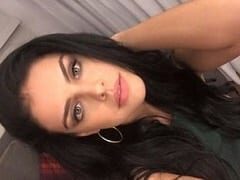 Paloma Bernardi mostra peitinhos e corpo sensual em o escolhido