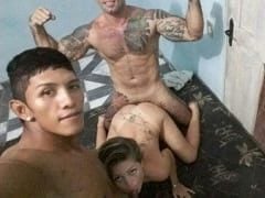 Puta gostosa de Manaus faz vídeo amador com dois machos e vaza na net