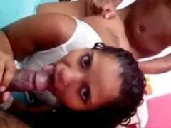 Vazou no WhatsApp Video Caseiro de Secretária Carioca Dando Para Patrão e Amigo