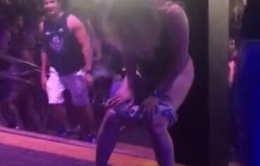 Amadora Safada Mija No Baile Em Cena Explícita Que Viralizou