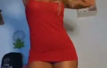 Anninha Wolff Pelada Exibindo Seus Peitões Sensuais