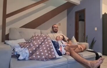 Gabi Conkey Chupa E Rebola No Pau Do Amigo Em Vídeo Caseiro