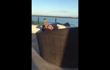 Jovem Surpreendido no 69 Com Putinha Gostosa Depois da Festa na Mansão