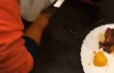 Kally Safadinha Dando o Que Tem Com Amigo Negão Delícia