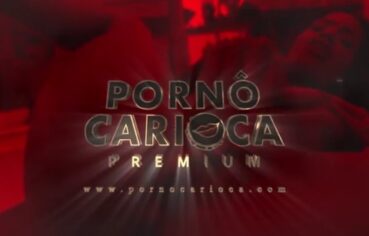 Larissa Monteiro entrega o cuzinho em cena quente e marcante