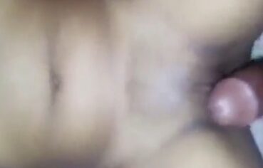 Ninfetinha Morena Ama Levar Rola na Xereca e Soltar o Cu em Vídeo