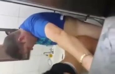 Novinhas Safadas Se Pegando e Curtindo Um Baseado Quente
