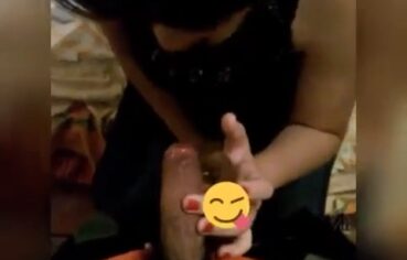 Vanessa Esposa Ninfomaníaca Suga a Rola do Parceiro Até Ele Jorrar na Boquinha