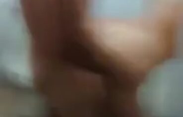 Yasmim Loirinha Cachorra Liberou no Banheiro Enquanto Amigos Filmavam