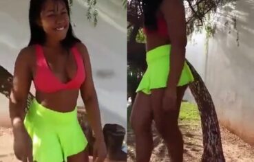Baianinha fogosa rebolando pelada no tronco e implorando por piroca