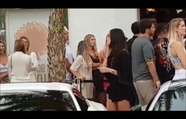 Gostosas de Jurerê Internacional rebolando loucamente no iate até gozar