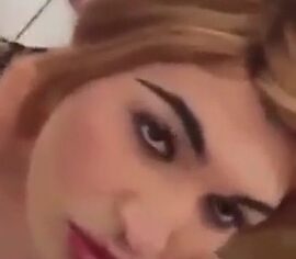 Lilian travesti safada chupa e pede porra na cara como uma puta
