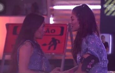 Mari Gonzalez quicando gostoso no pau do namorado Jonas