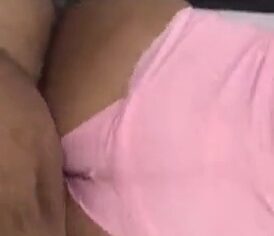 Moreninha ninfeta rebolando gostoso na pica do parceiro de calcinha