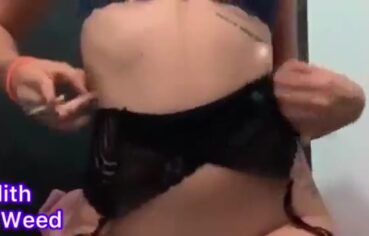 Ninfeta Lilith sentando com gosto no pau e gemendo alto no motel