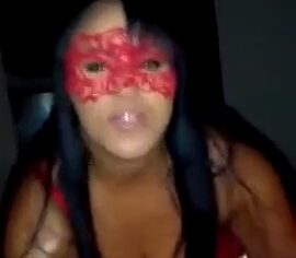 Pamela Ferrary moreninha safada engolindo a rola do cliente com talento único