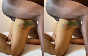 Peituda safada sentando com vontade no pauzão do negão até gozar gostoso