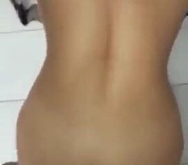 Bruna alves novinha de quatro na área de serviço levando pirocada forte