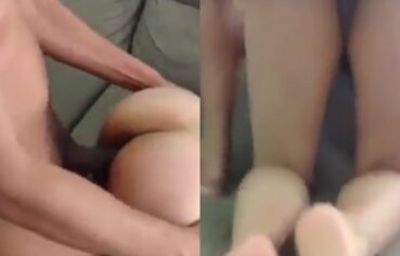 Camilla magrinha de quatro levando rola grossa do amante enquanto o corno grava