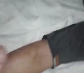 Carina namoradinha chupando com maestria o pau do namorado em vídeo caseiro