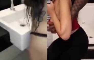 Esposa magrinha safada transando com casal em orgia quente