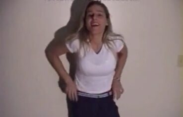 Loira gostosa dando o cu com tesão no namorado pirocudo