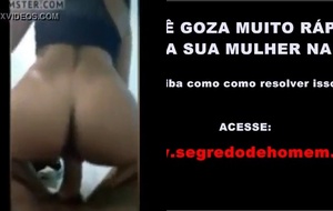 Morena deliciosa cavalgando forte na piroca dura e gemendo até gozar