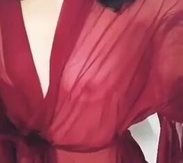 Nayla Pimentinha exibindo o corpo magrinho e rebolando até gozar
