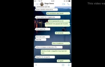 Novinha gostosa de Goiânia fudendo com vários amigos no quarto