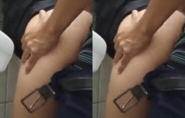 Safada amadora de quatro no banheiro levando rola forte