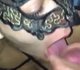 Tifanny Ninfeta Usando Máscara Mamando Forte e Pedindo Leitinho na Boca