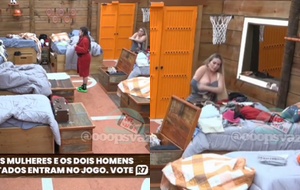 A Fazenda 15: Kally Fonseca pagando peitinho