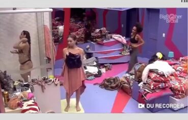 Advogada peituda do BBB mostrando a bucetinha rosada no programa