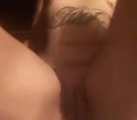 Ana Maria coroa deliciosa gozando com consolo na buceta e cuzinho