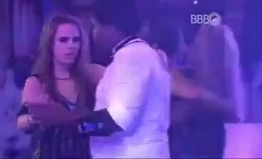 Ana Paula safada dando tapa e pagando peitinho no BBB 16