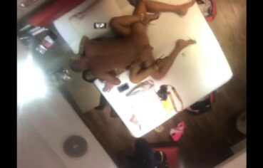 Bruna Bastet arreganhada cavalgando forte no pau grosso até gozar