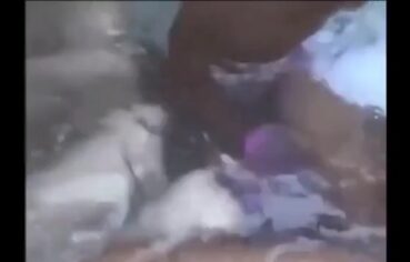 Casadas fogosas trocando de casal no churrasco liberal até gozar