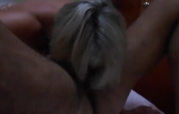 Coroa casada no 69 com amante gemendo alto enquanto corno grava