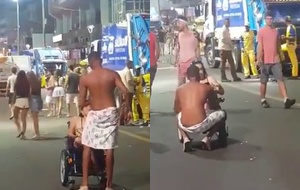 Desfile de safadeza: homem aproveita o Carnaval e transa com cadeirante enquanto amigos gravam tudo