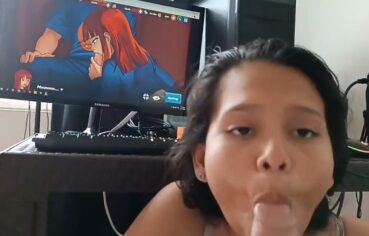 Emelyn ninfeta deliciosa cavalgando o namorado até gozar na cara