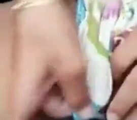 Fernanda gostosa cavalgando forte no marido dentro do carro em público