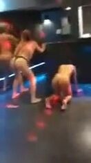 Garotas de programa do RJ ensaiando para a noite em vídeo caseiro