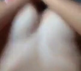Gata carioca metendo gostoso no carro com o namorado tarado