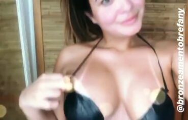 Geisy Arruda de lingerie rebolando gostoso na quarentena